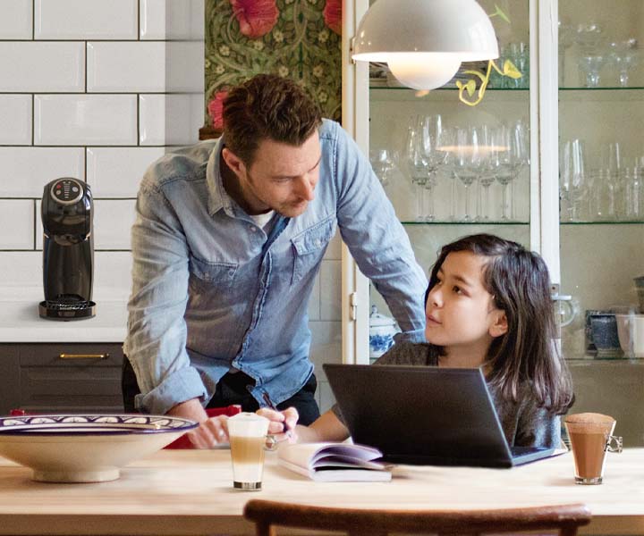 M&aacute;quina de Caf&eacute; Genio S Plus Preta NESCAF&Eacute;&reg; Dolce Gusto&reg; em sua casa