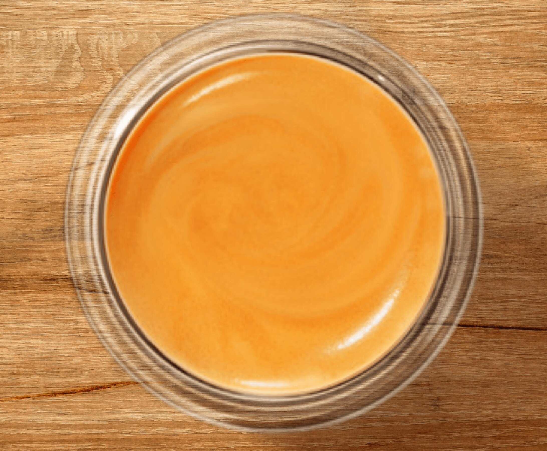 caf&eacute; com creme numa ch&aacute;vena